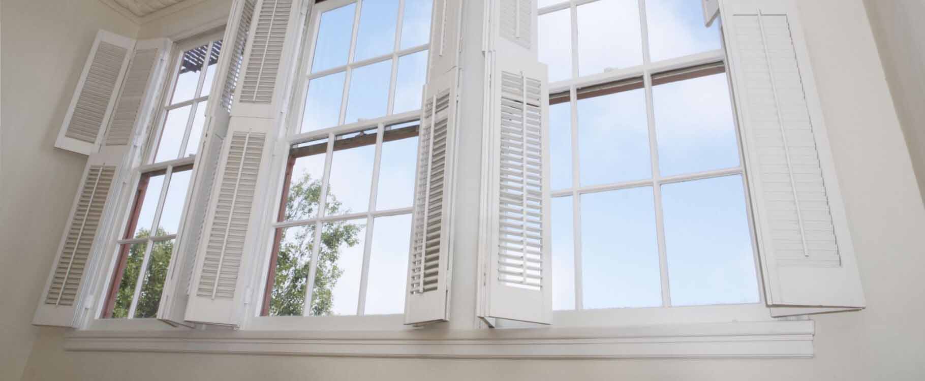 7 Benefits of Plantation Shutters For Bedroom Window